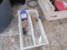 2 garden tools and carry box