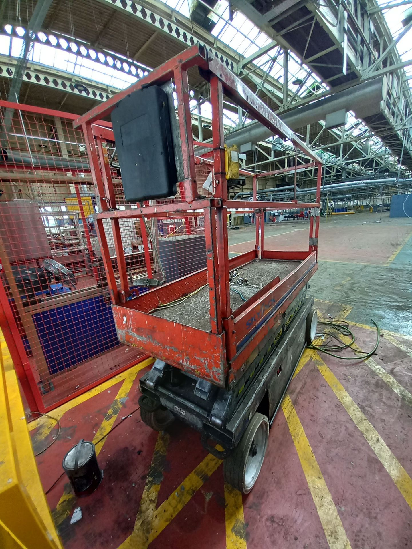 SkyJack SJIII 3220 Electric Scissor Lift - Image 3 of 4