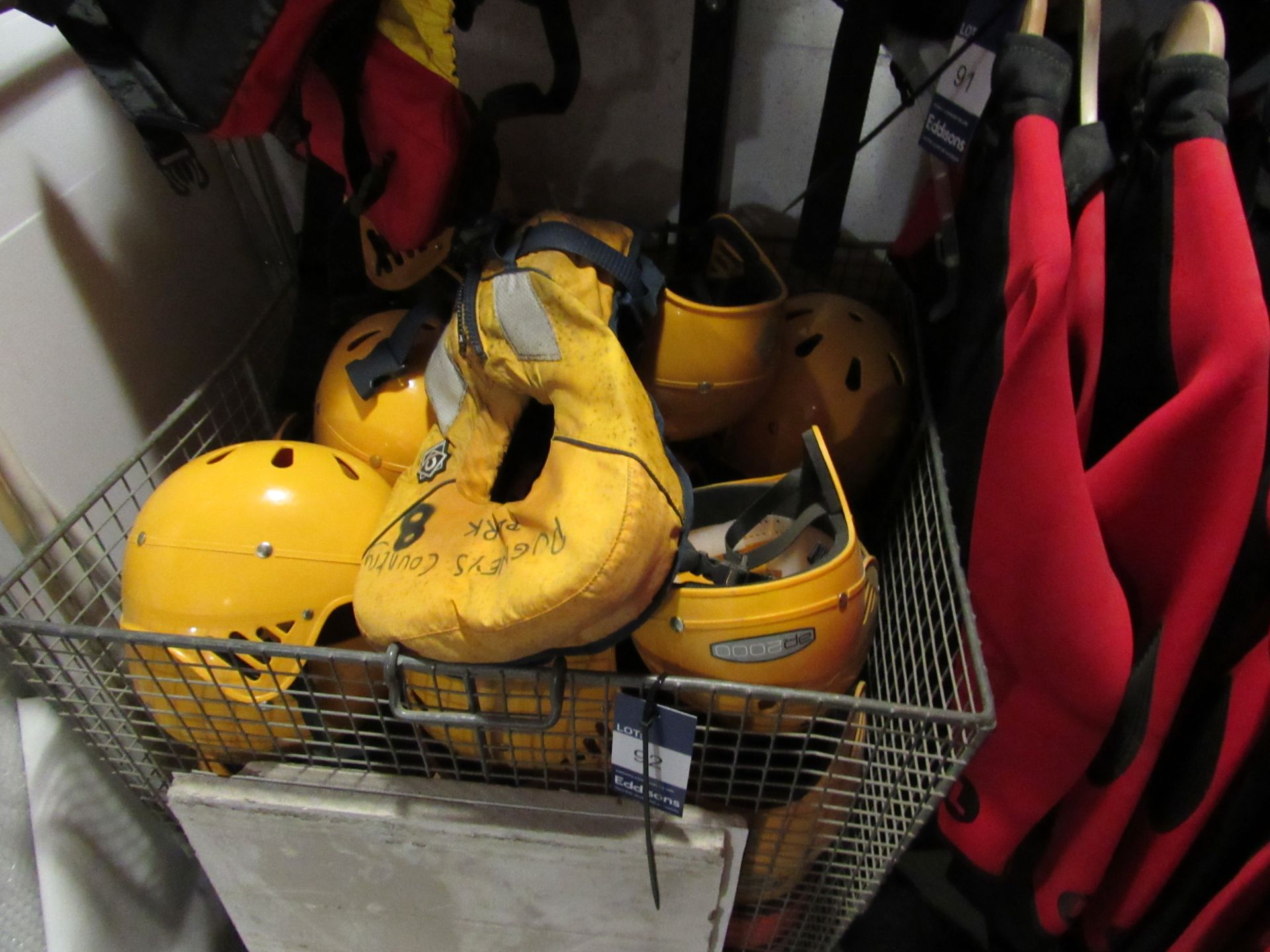 Quantity of safety helmets to crate - Image 2 of 2