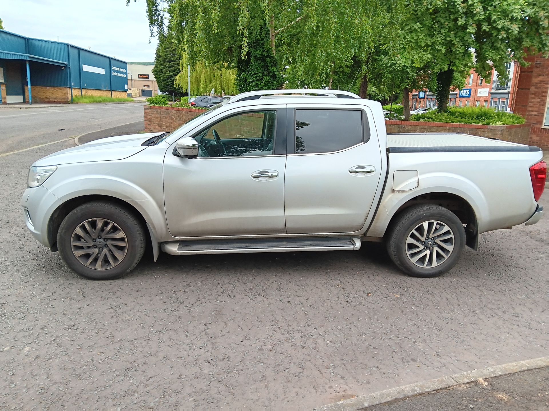 Nissan Tekna 2.3DCi 190 4WD Auto Double Cab Pick-U - Image 4 of 17