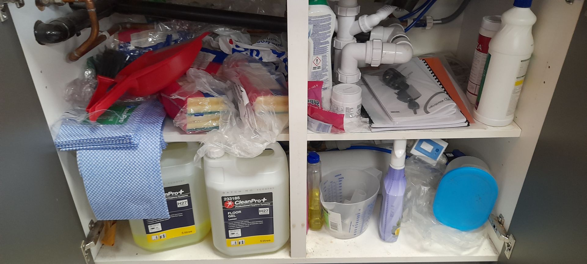 Quantity of cleaning products to cupboard - Image 2 of 2