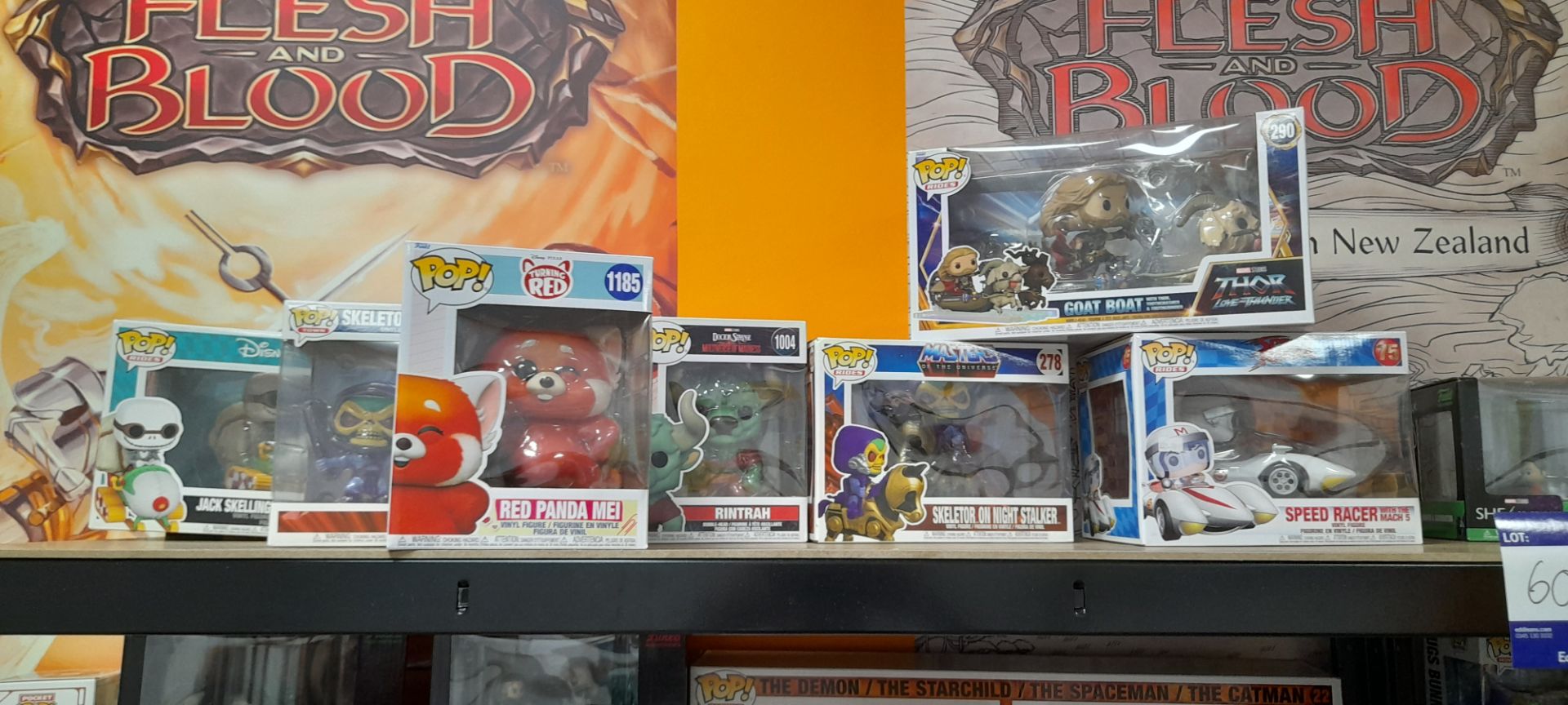 Contents of 2 x bay of racking to include Funko POP figures & pins – Marvel, Dragonball2 Z, Star - Bild 7 aus 10