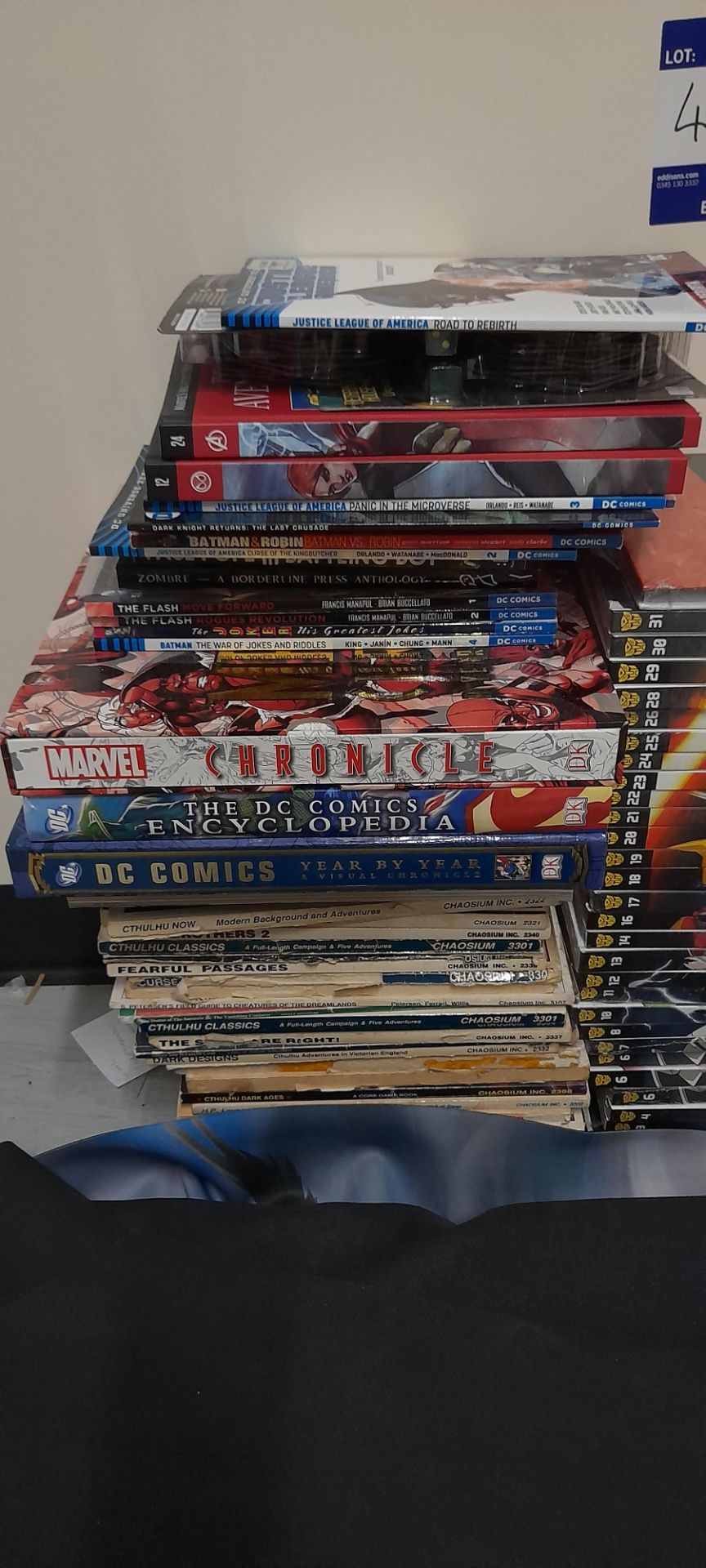 Quantity of graphic novels to include Transformers, Batman & others. Located on 1st floor. - Bild 4 aus 4