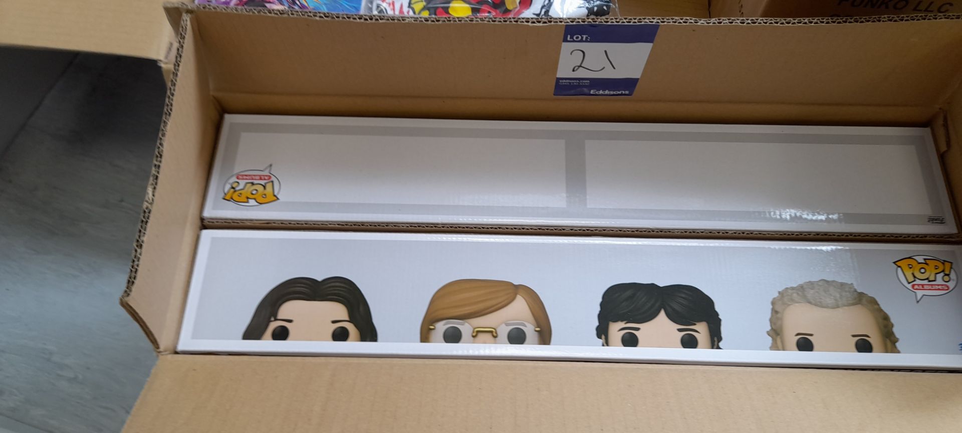 Quantity of Funko POP Albums, Movies, Tees and Marvel to include Iron Man, Luck, Alice in Chains - Bild 2 aus 8