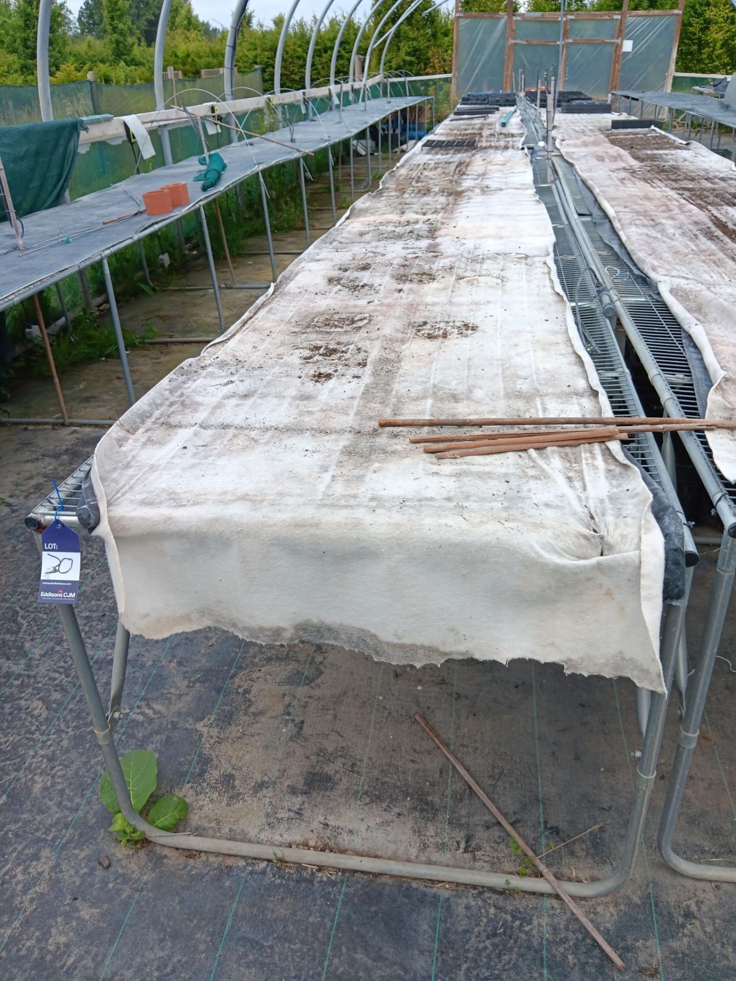 galvanised steel modular mesh top green house tabling (approx. 19m)