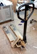 Crown pallet truck (delayed collection until the final day of clearance)