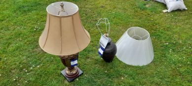 2 x table lamp with lampshade