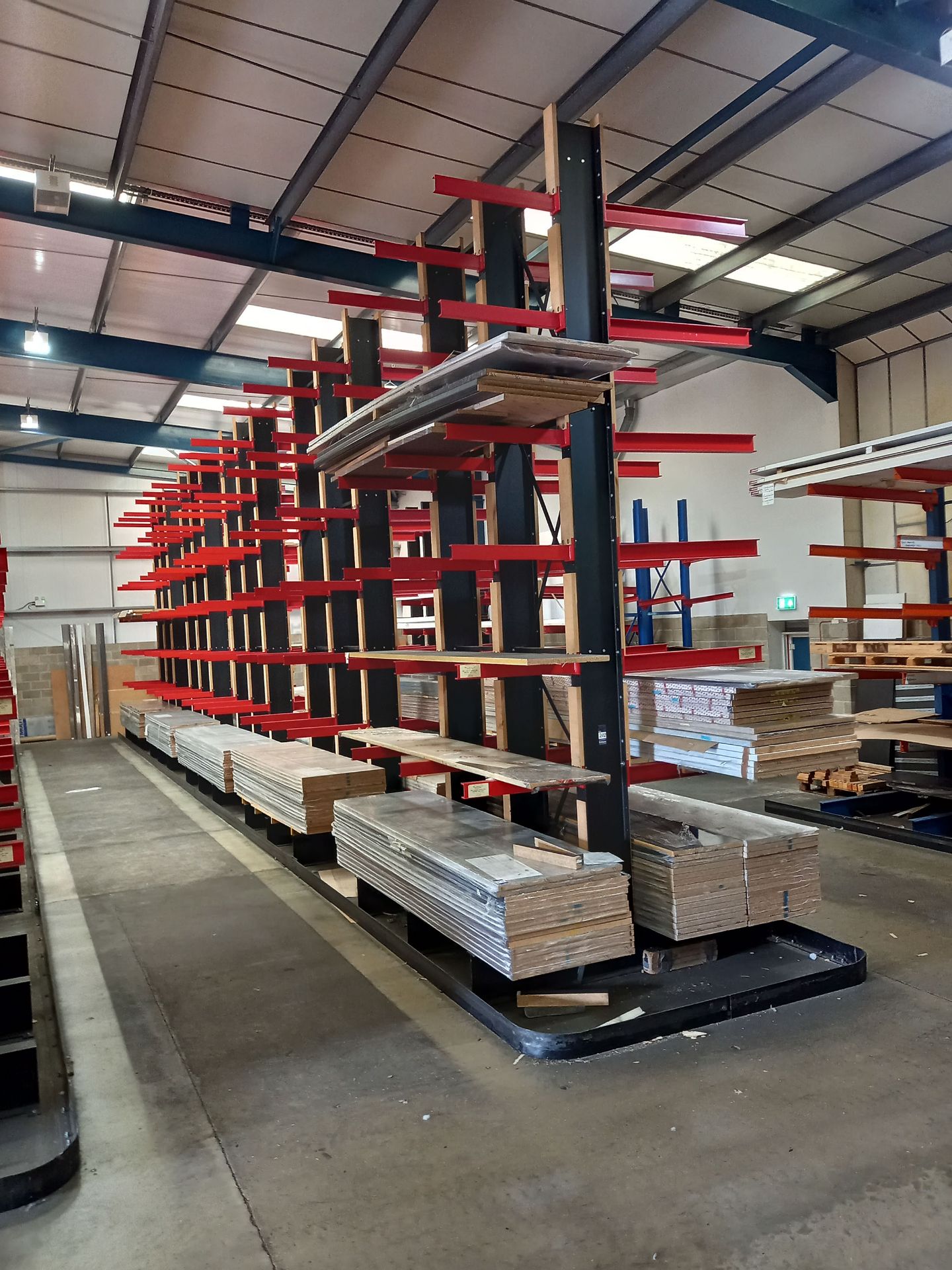 5 Bays of Double-Sided 7-tier Cantilever Racking