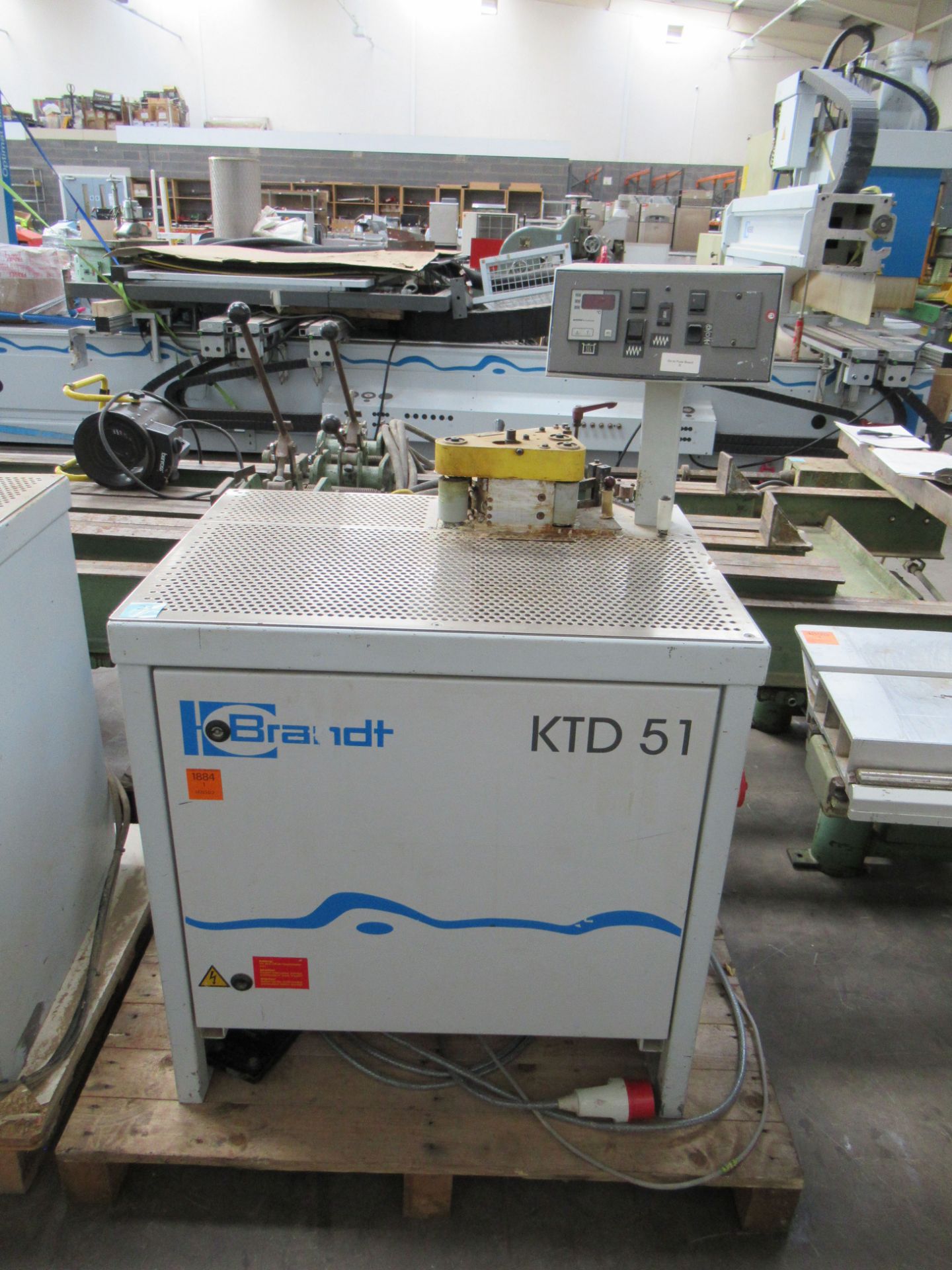 Brandt F10/100 Top and Bottom Contour Edgebander and Brandt KTD 51 Contour Edgebander - both 3ph. - Image 7 of 12