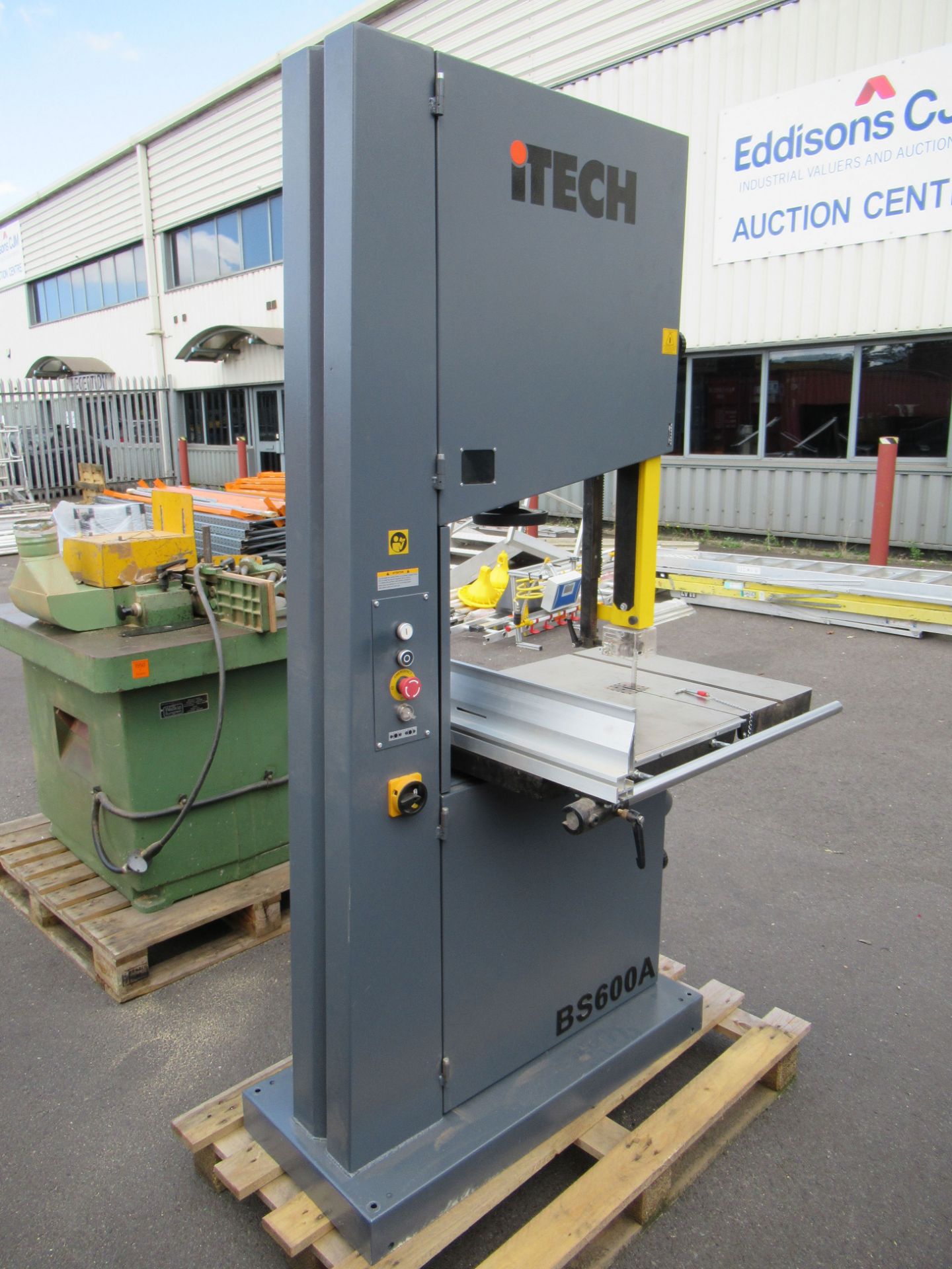 iTech 24" Vertical Bandsaw - 3ph. - Image 3 of 9