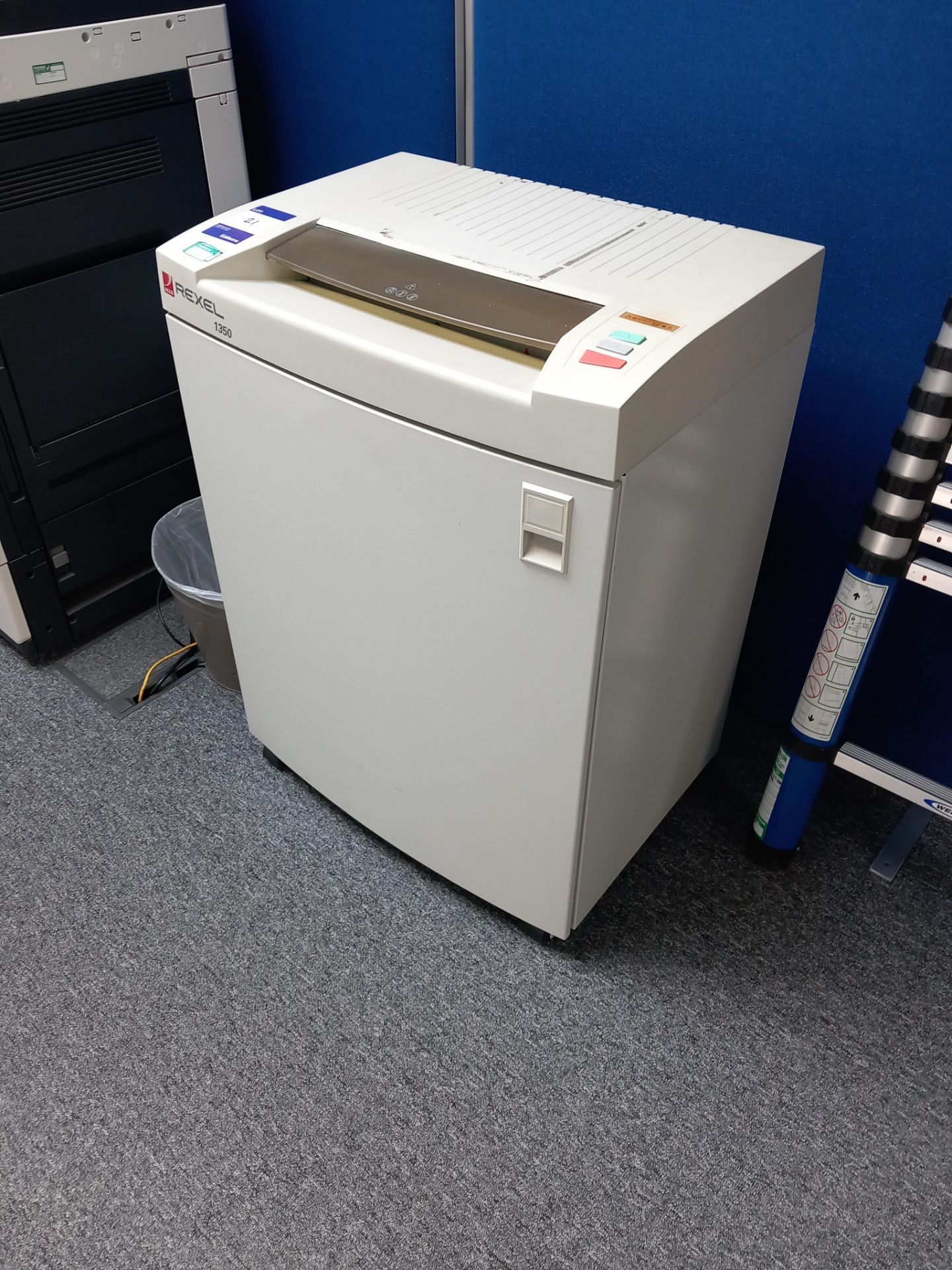 Rexel 1350 paper shredder