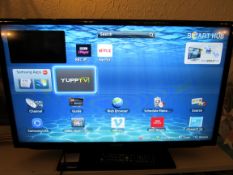 Samsung UE32EH5300 32in Smart TV with remote