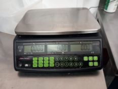 Avery Berkel FX-50 Retail Pricing Scale 15kg x 5g, serial number 19320406