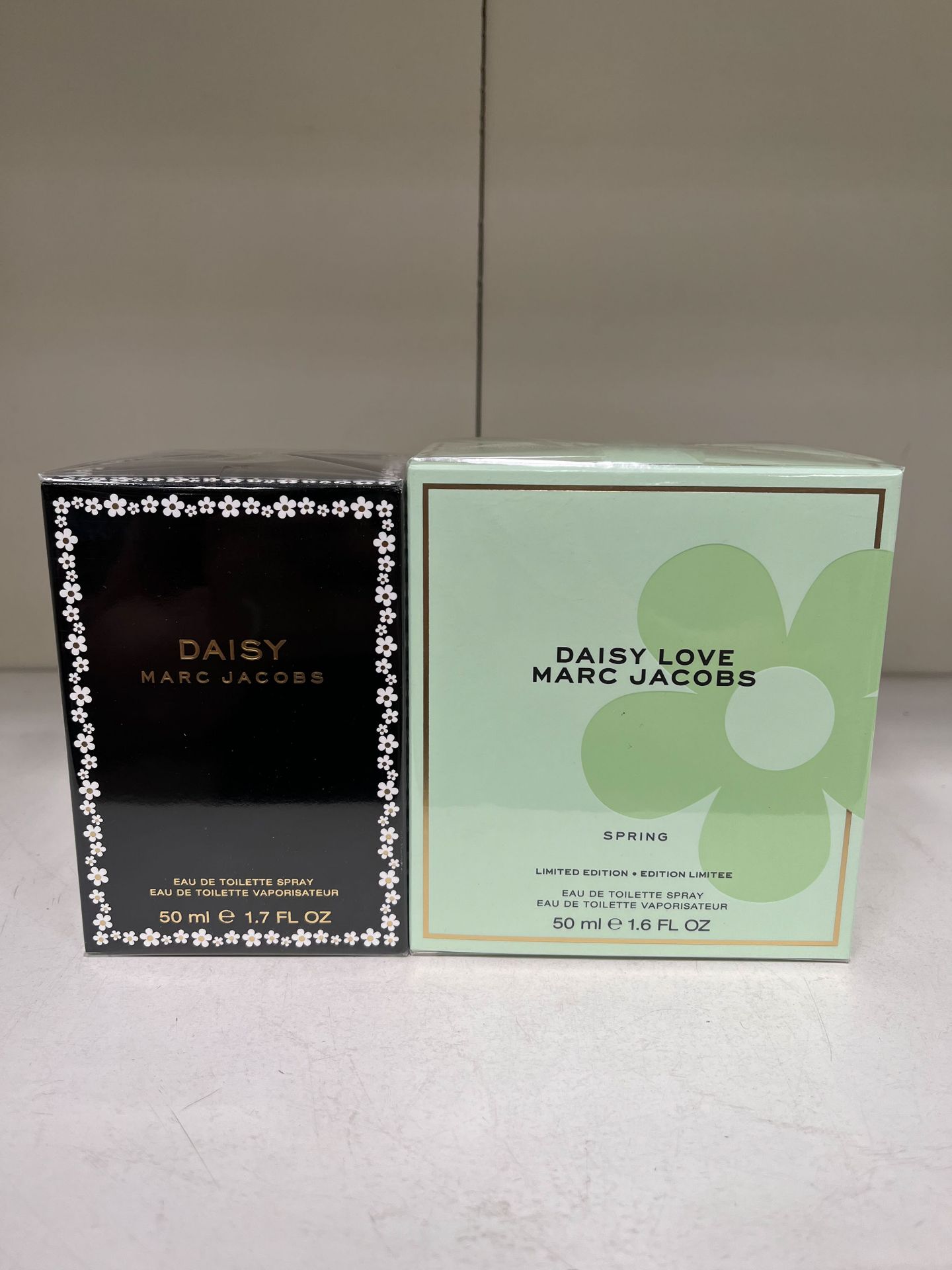 1x 50ml Marc Jacobs Daisy, 1x 50ml Marc Jacobs Daisy Love Spring Limited Edition