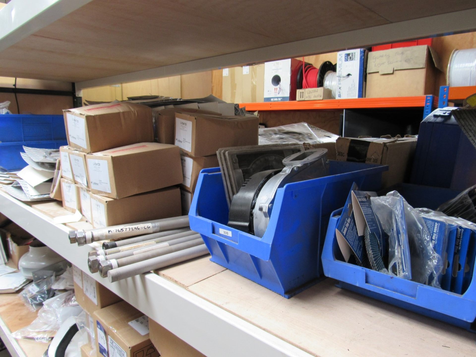 Quantity gaskets and parts to 2 shelves - Image 2 of 3