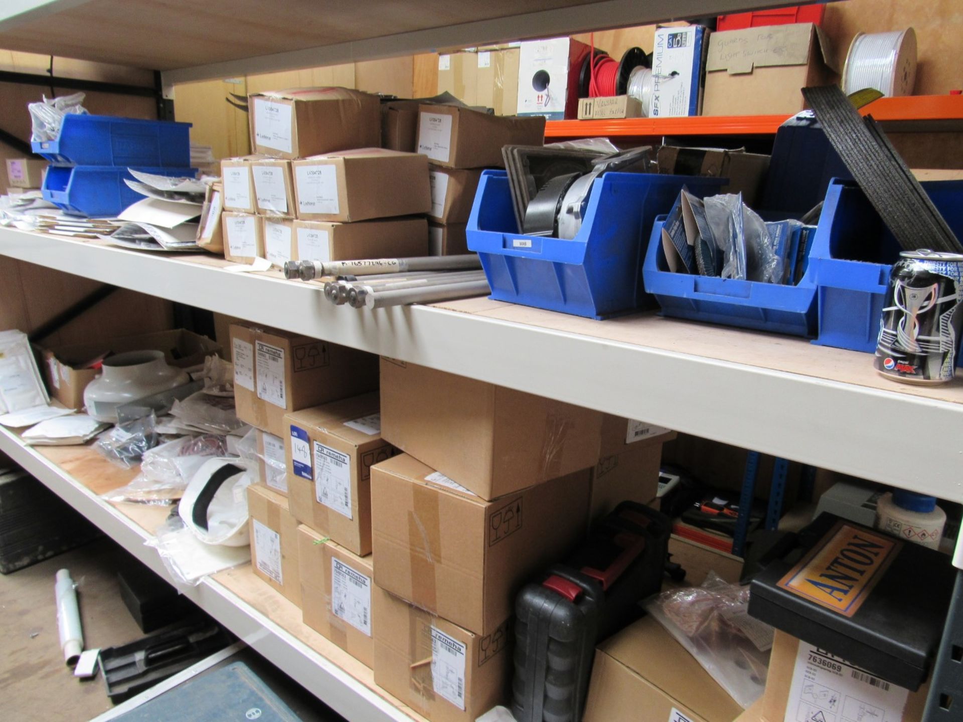 Quantity gaskets and parts to 2 shelves