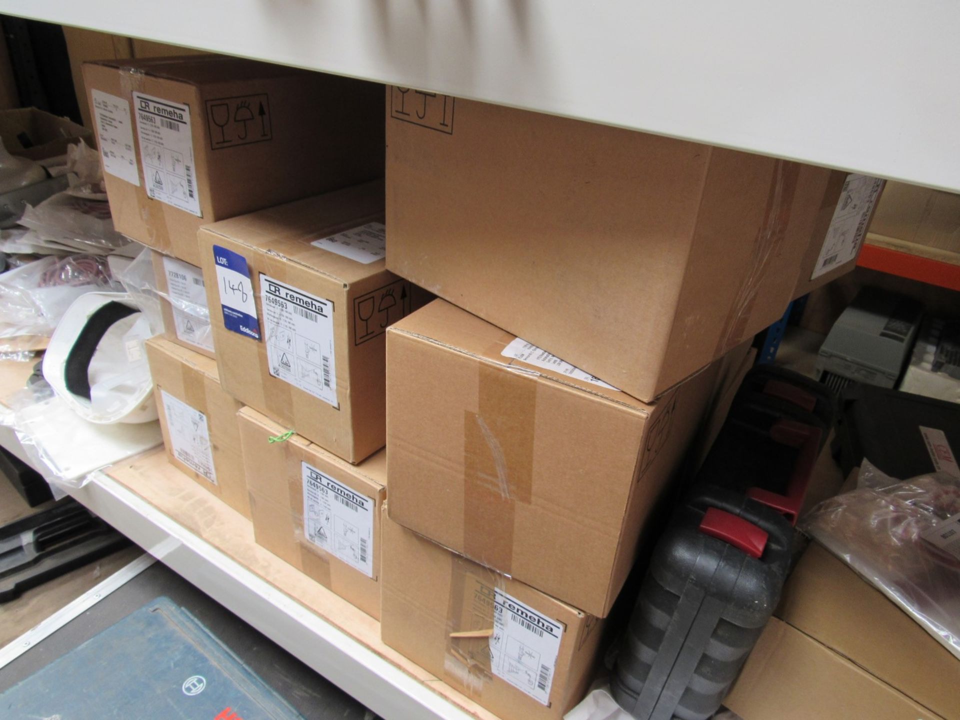 Quantity gaskets and parts to 2 shelves - Image 3 of 3