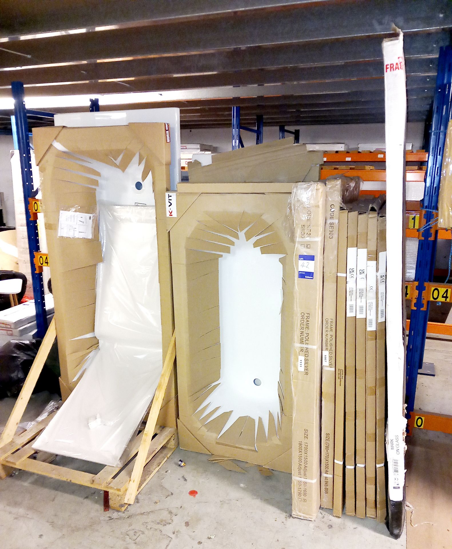 Quantity of bathroom components to include 4 x various bath tubs, 8 x various bath screens. This lot