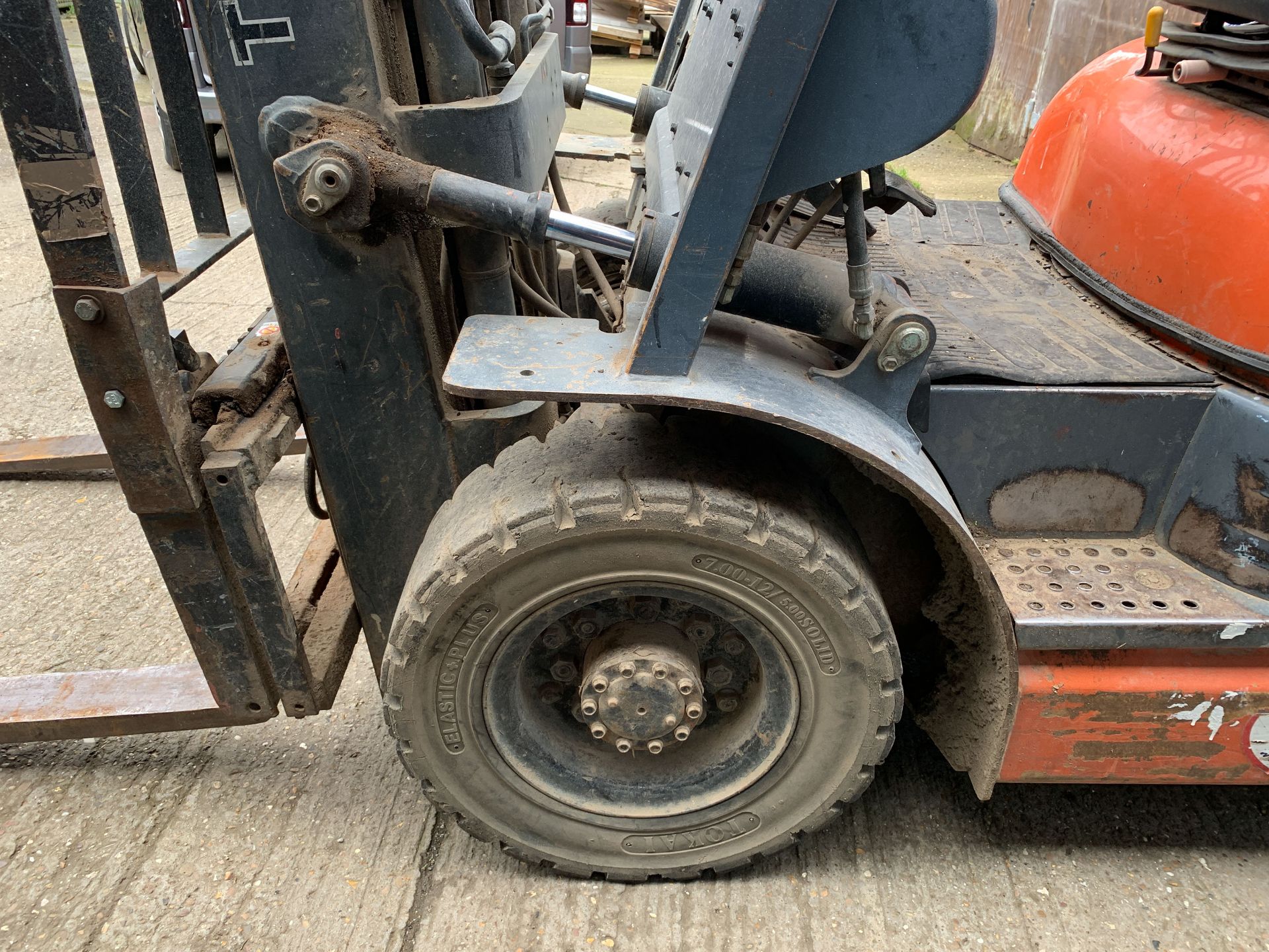 Toyota 25 Duplex Mast Gas Powered Forklift Truck with Fitted Sideshift Attachment - Image 8 of 14