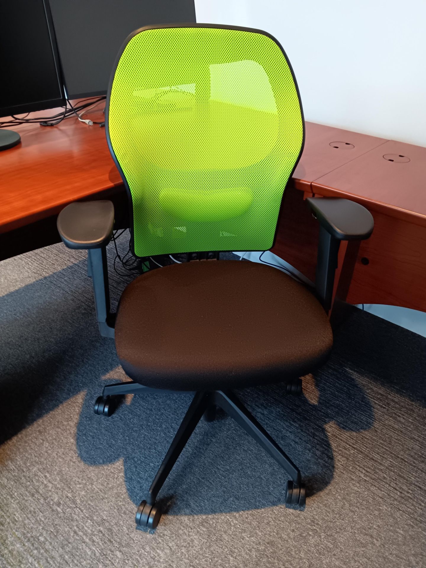 Oak Effect 2-Piece L-Shaped Workstation, 3-Drawer Pedestal & Black & Green Swivel Armchair - Image 4 of 4