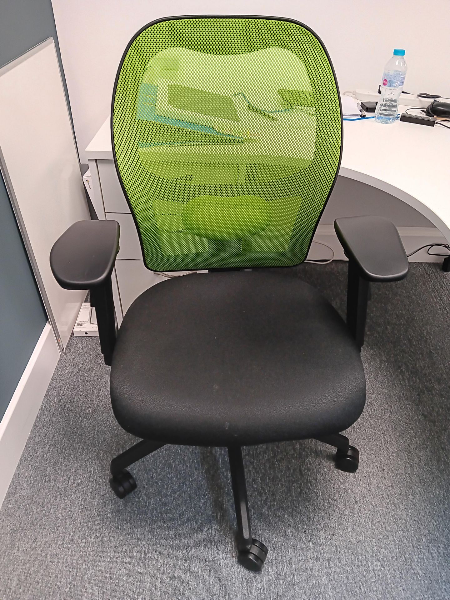 White Shaped Workstation, White 3-Drawer Pedestal & Black & Green Swivel Armchair - Image 2 of 3