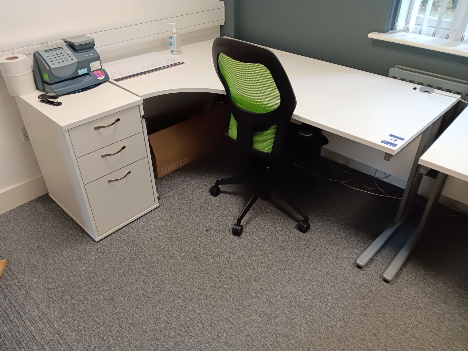 3 x White Shaped Workstations, 3 x White 3-Drawer Pedestals & 3 x Black & Green Swivel Armchairs - Image 3 of 5