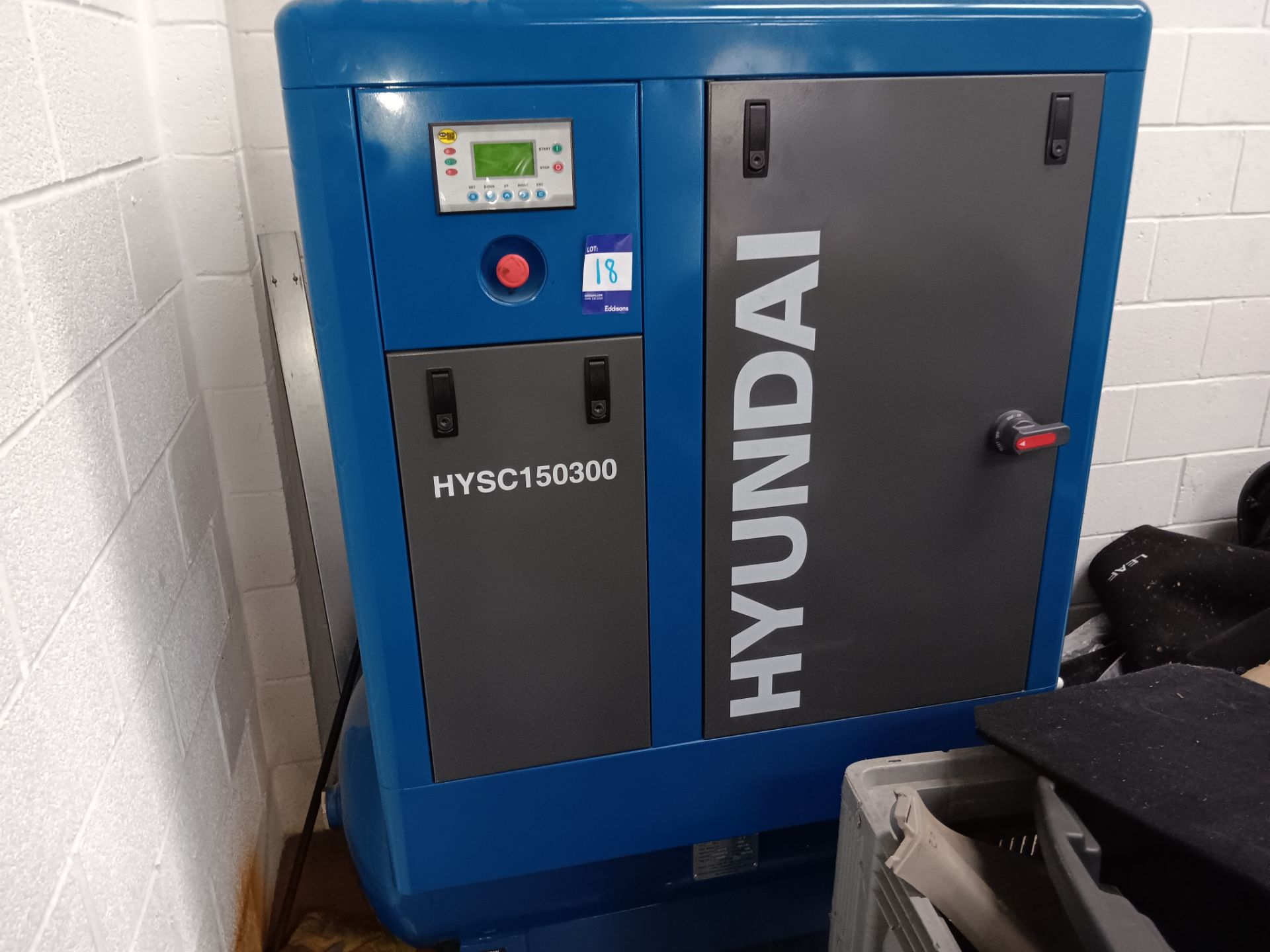 Hyundai HYSC150300 15hp 300litre screw compressor (2020) Serial number 222010, 90 hours recorded - Image 2 of 9