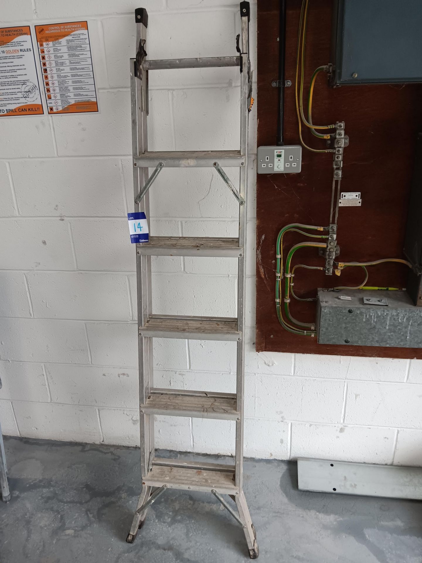 Aluminium twin section extension ladder and a Werner pro platform - Image 2 of 3