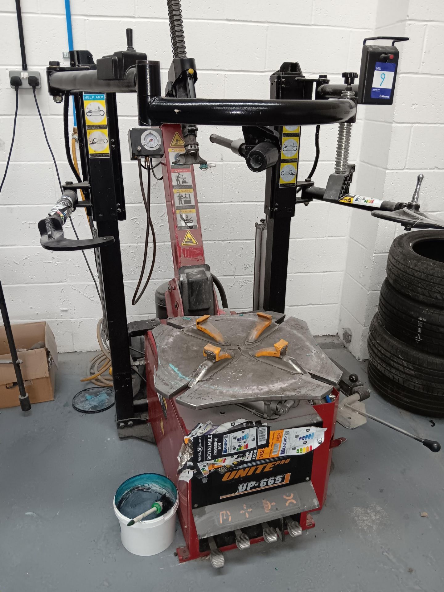 Unite Pro UP665 fully automatic tyre changer (Apr 2017) serial number 1704ZH0281