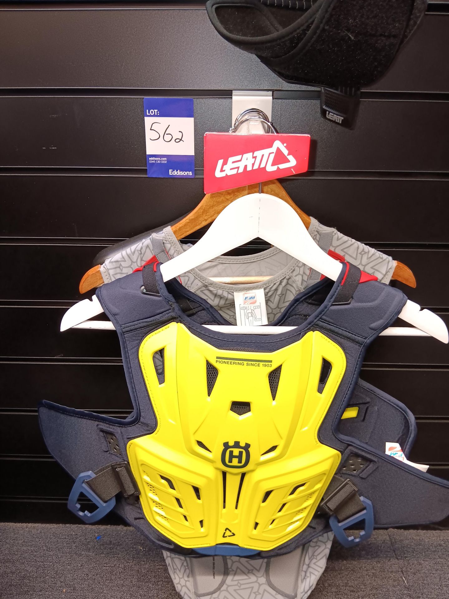 LEATT BACK PROTECTOR 3DF GREY L/XL 172-184cm,KIDS 4.5 CHEST PROTECTOR S/M