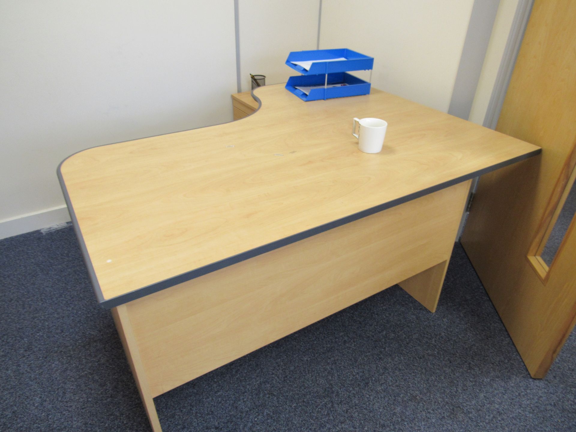 3 x 1 Person Desks to include 2 Office Chairs, 3 Drawers - Image 3 of 3