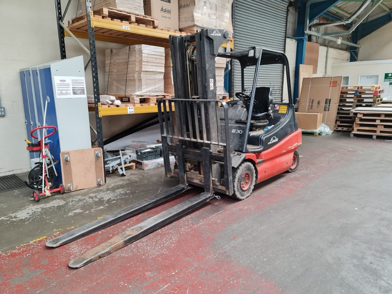 Linde E30/02 3000KG electric forklift truck