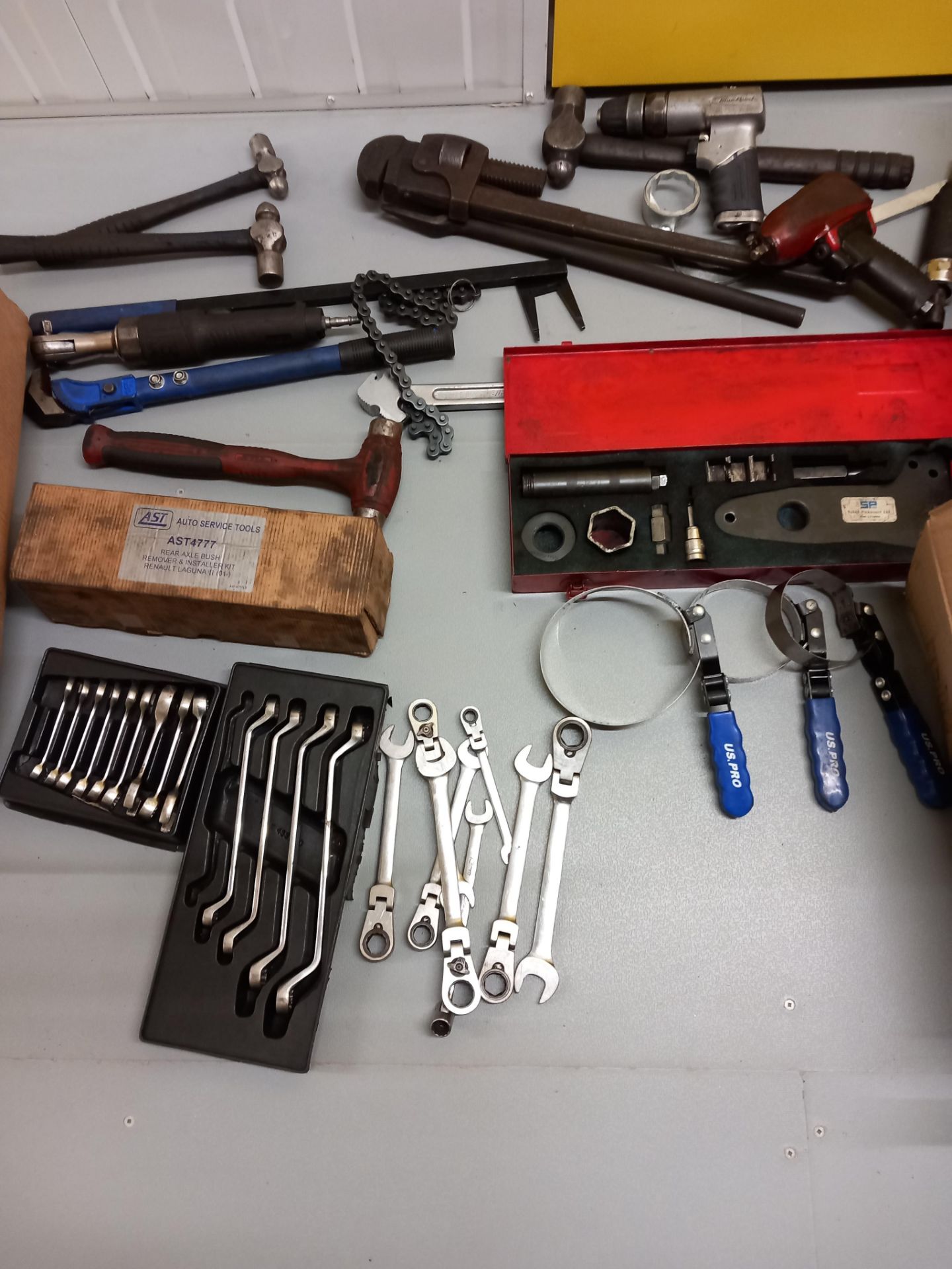 Large quantity of mechanics tools to include; Snap On Torque wrench, socket sets, hand tools etc - Image 3 of 5