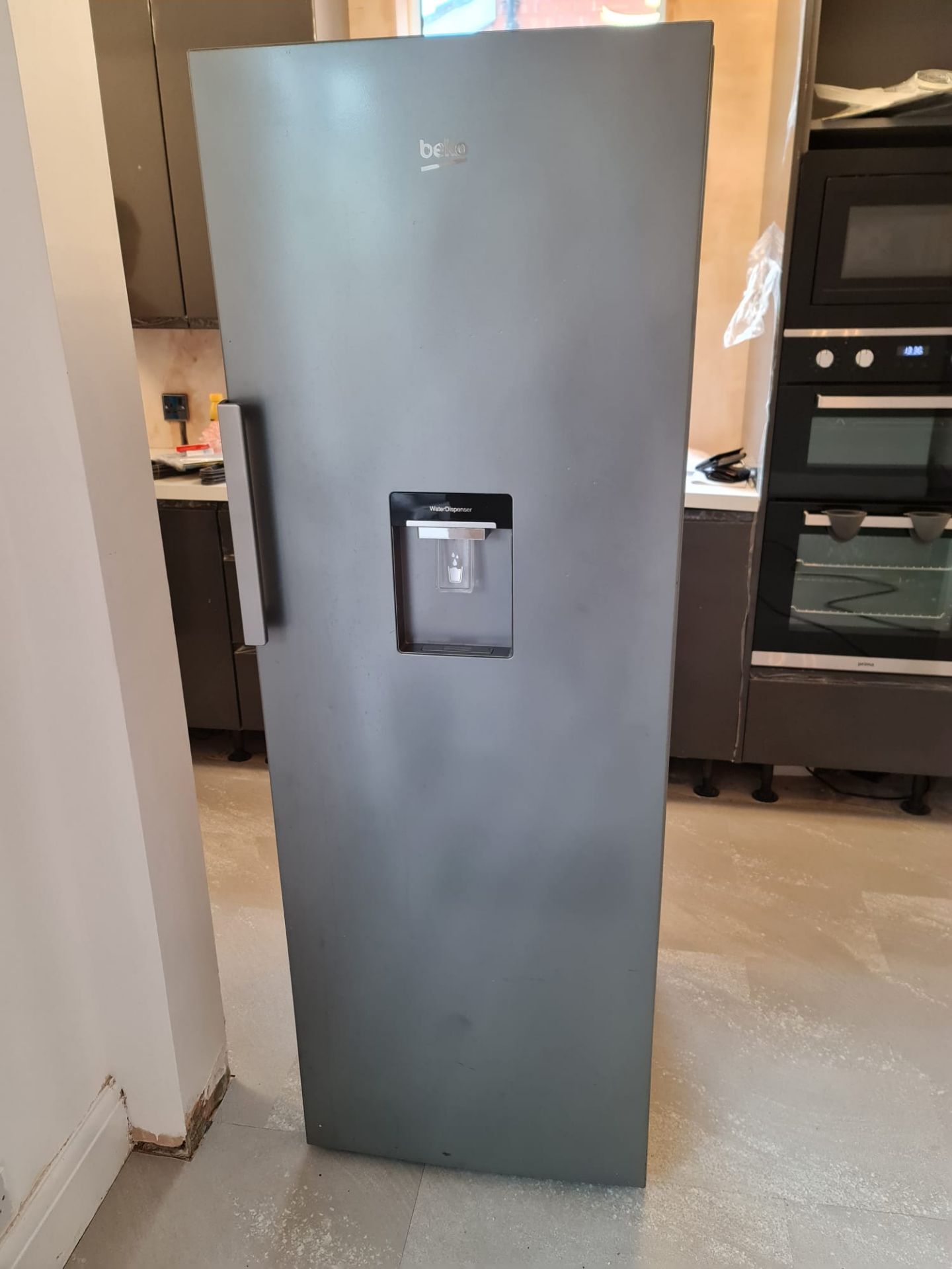 Beko LSP3671DS upright Fridge, approx. 5’6”