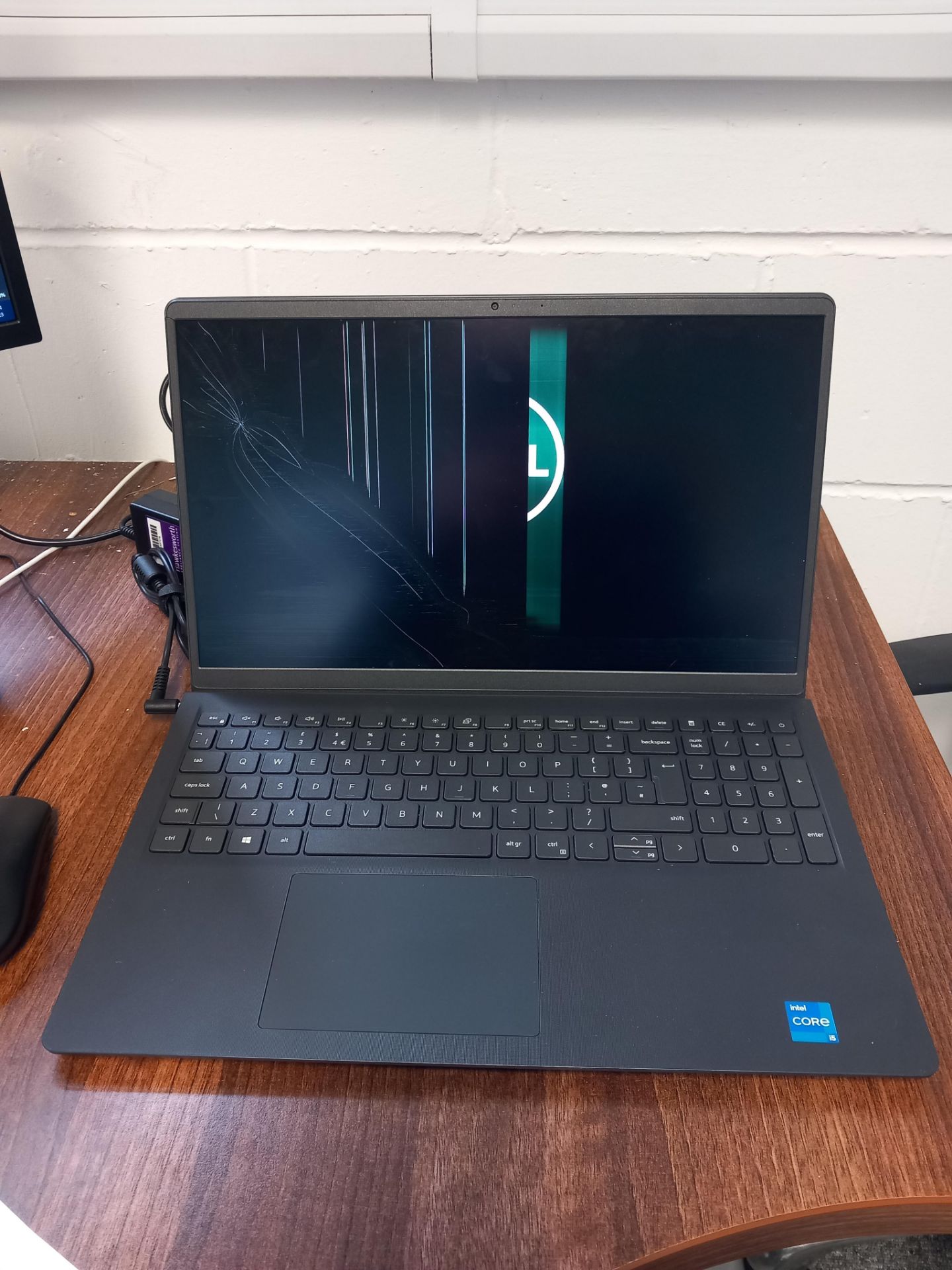 Dell Vostro 153510 Intel Core i5 Laptop with Charger. Located in Stockport. (Damaged Screen as - Image 4 of 4