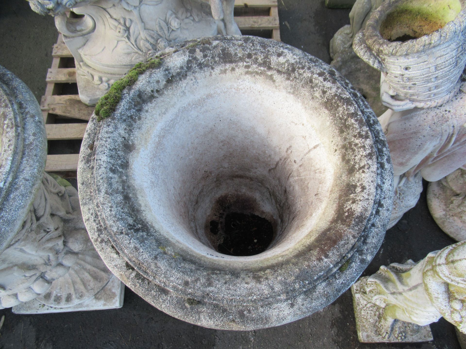 2 x Large Fluted Stone Urn Planters - Image 5 of 5