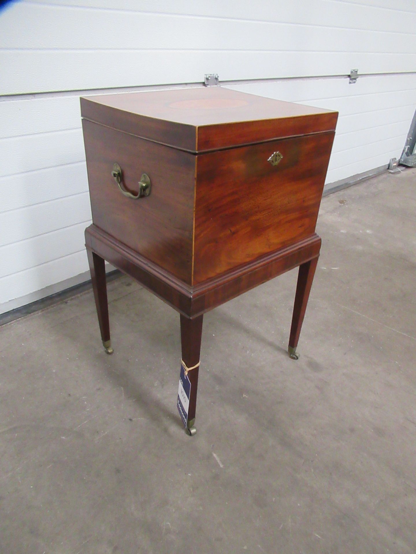 Mahogany Cellarette with Inlaid Detail to Lid - Image 2 of 5