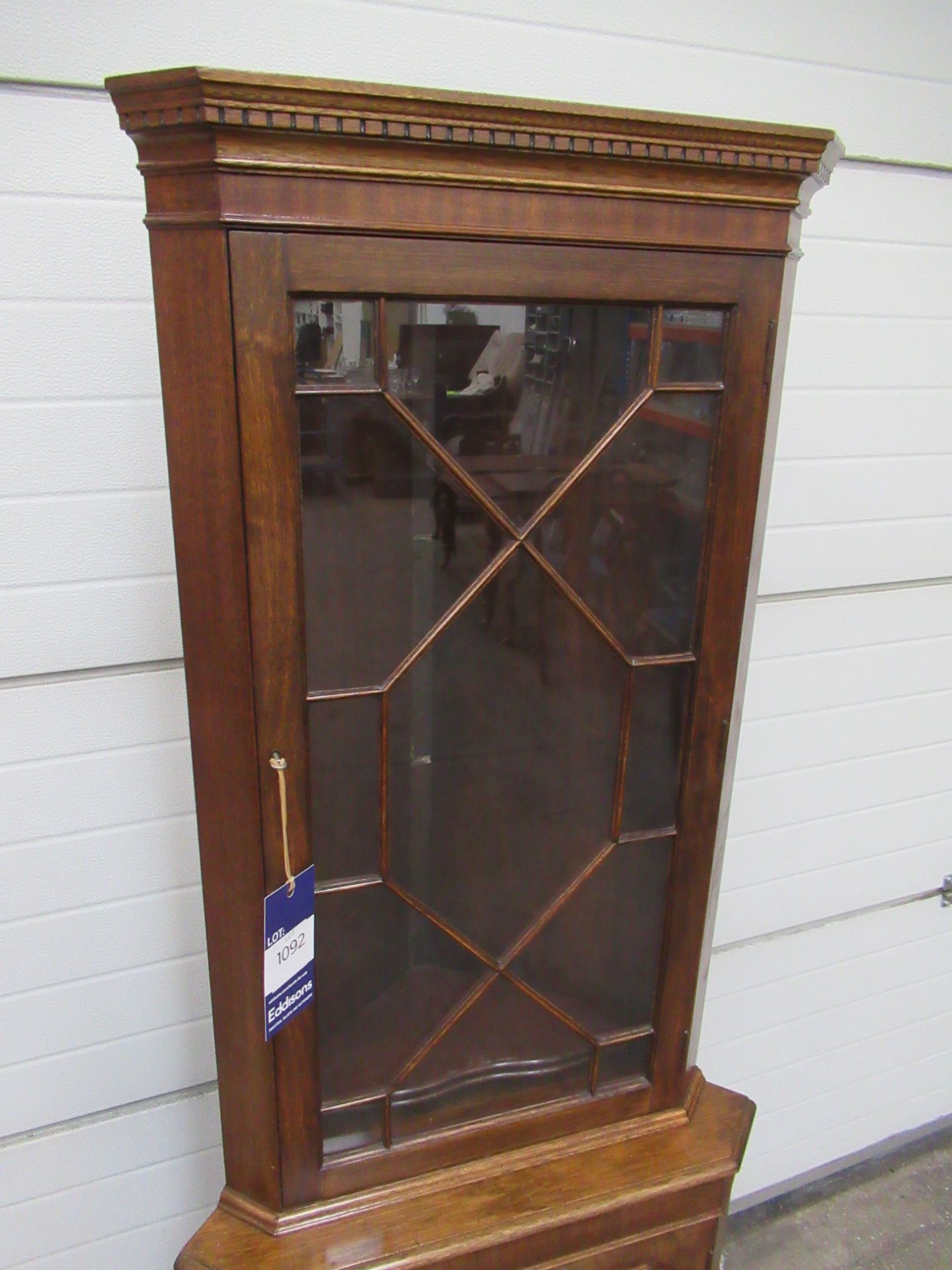 Mahogany Corner Cabinet (65 x 45x 180cm) - Image 2 of 4