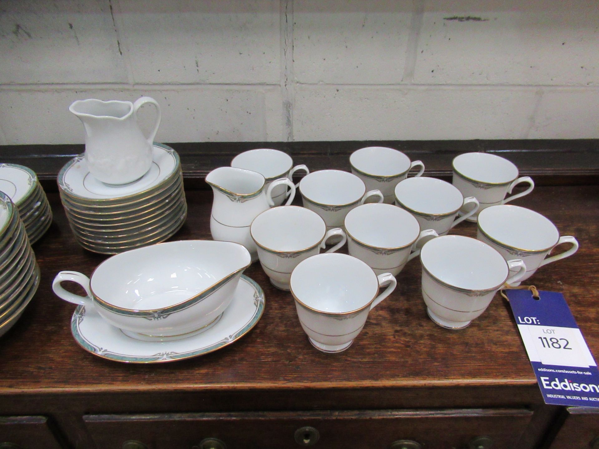 Noritake 'Glenabbey' Table Service - Image 2 of 4