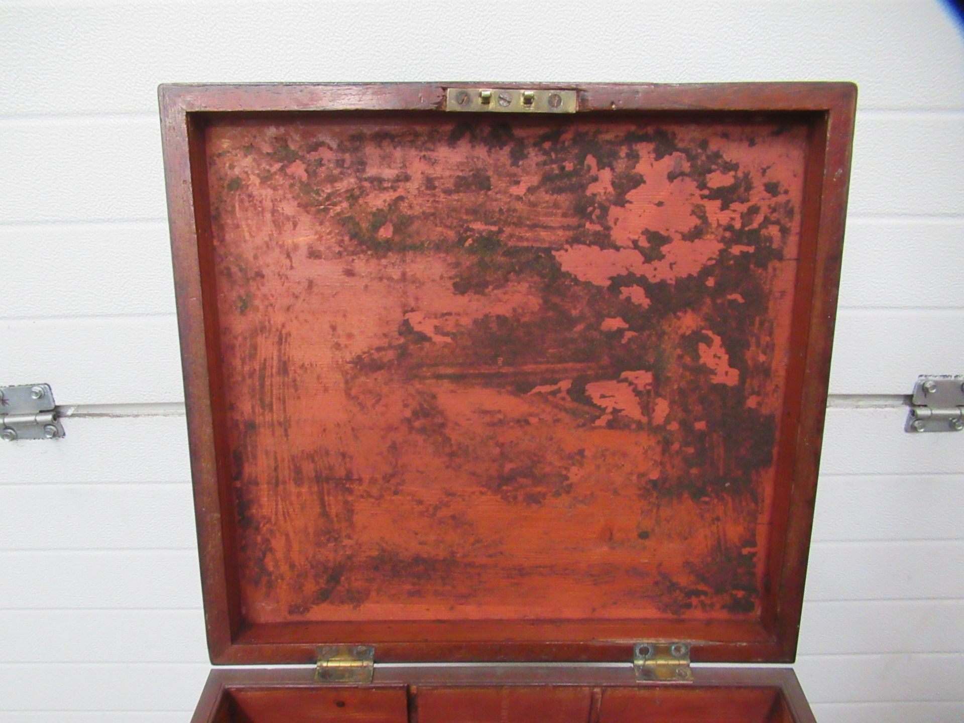 Mahogany Cellarette with Inlaid Detail to Lid - Image 5 of 5