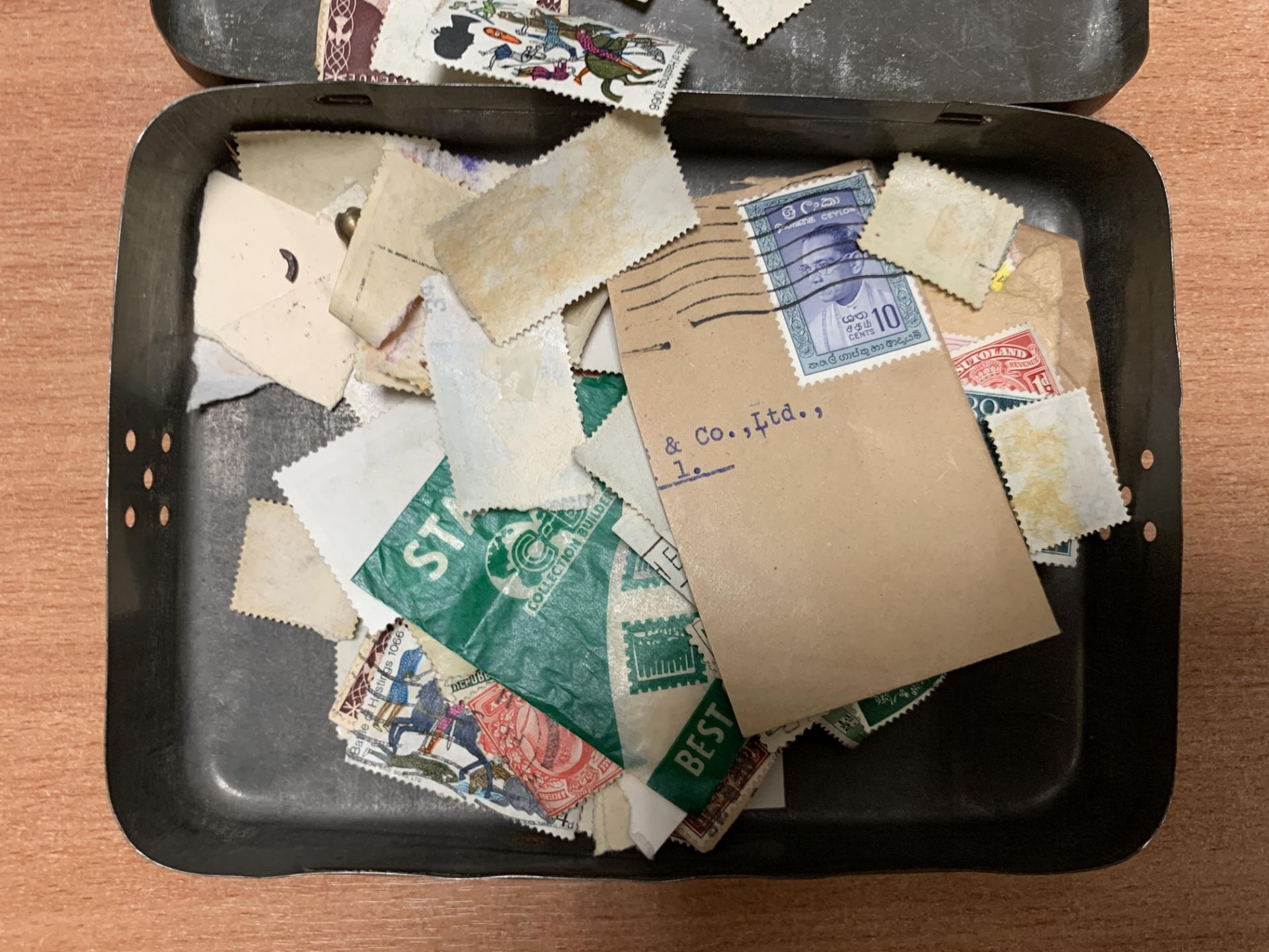 A Collection of Various Stamps in Albums and Tin - Image 10 of 10