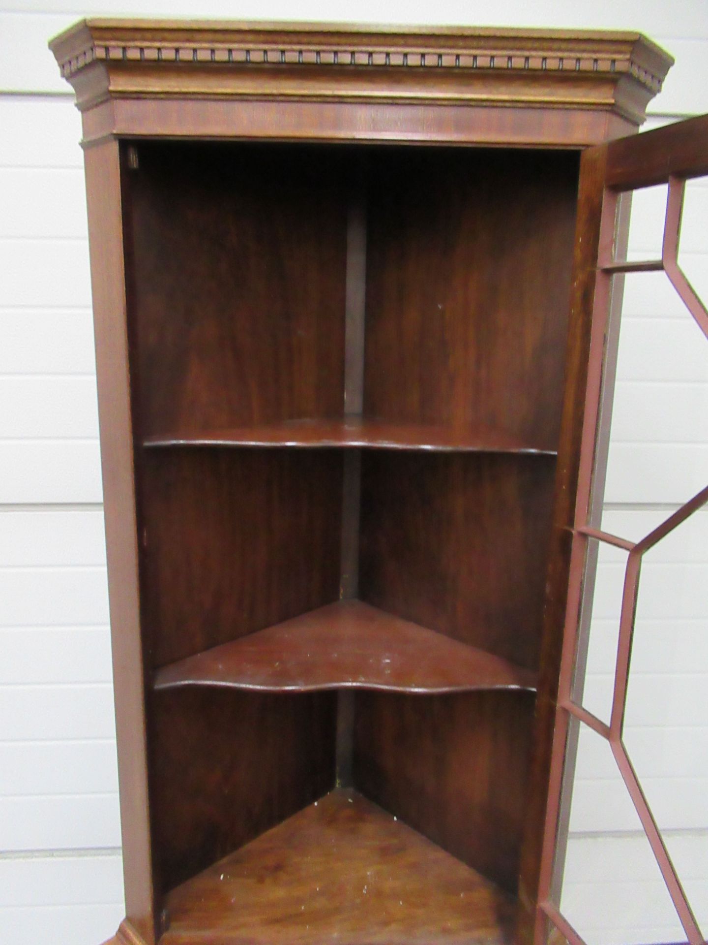 Mahogany Corner Cabinet (65 x 45x 180cm) - Image 4 of 4