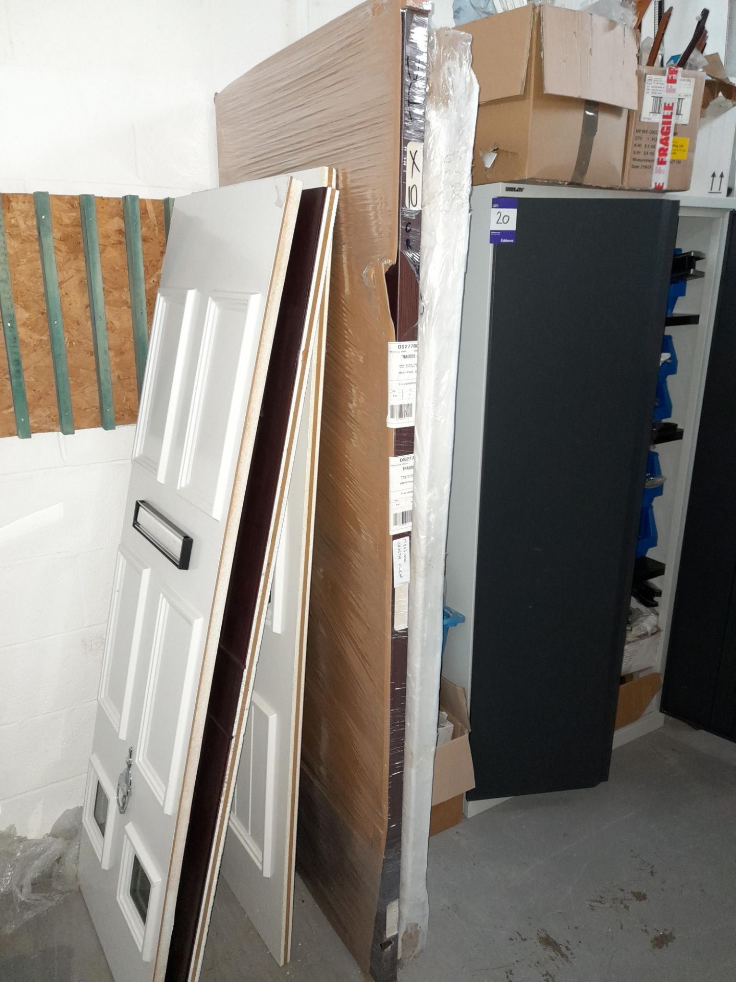 7 x Assorted doors, various sizes - Image 3 of 4