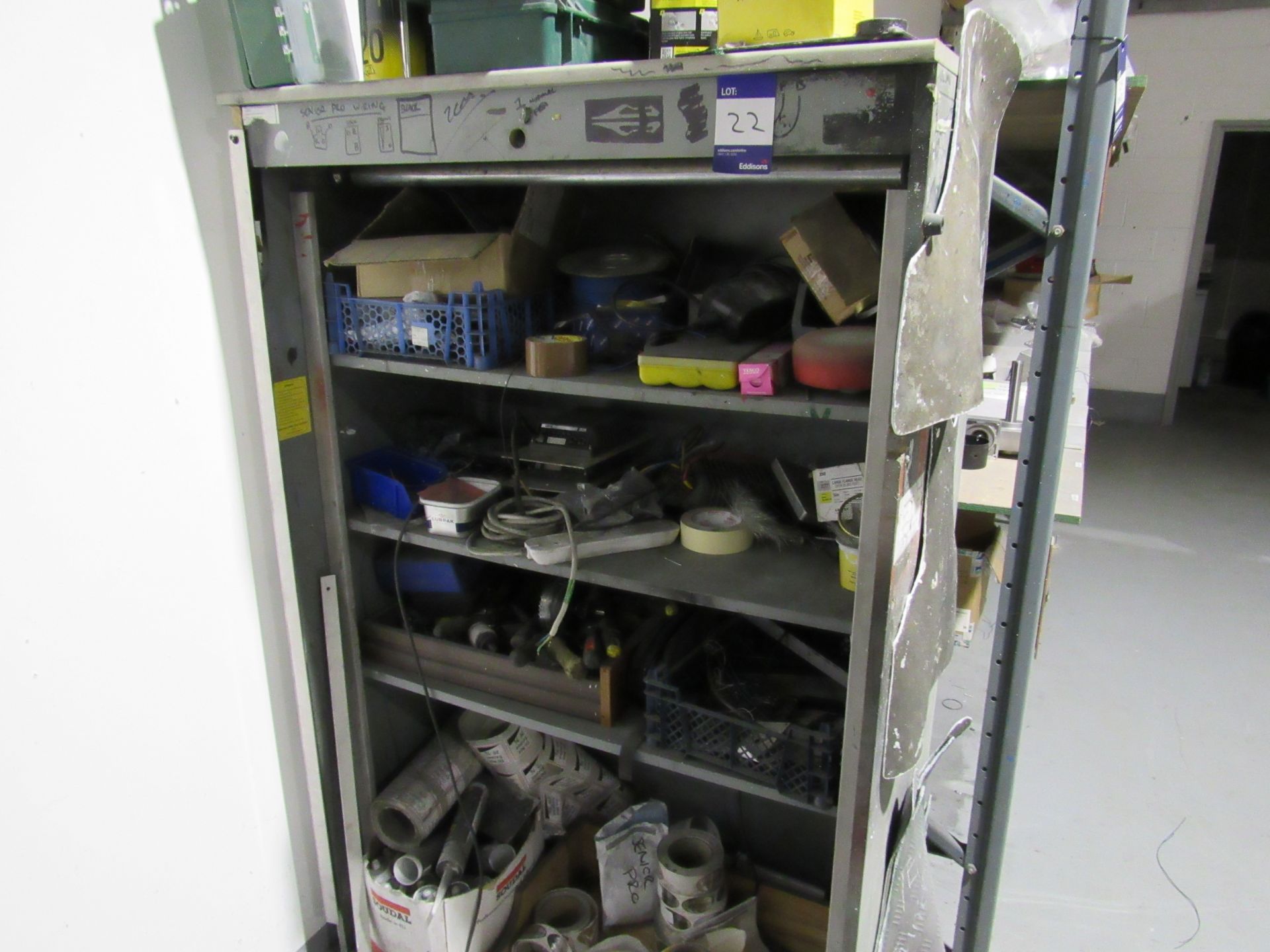 Workshop cupboard and contents - Image 2 of 2