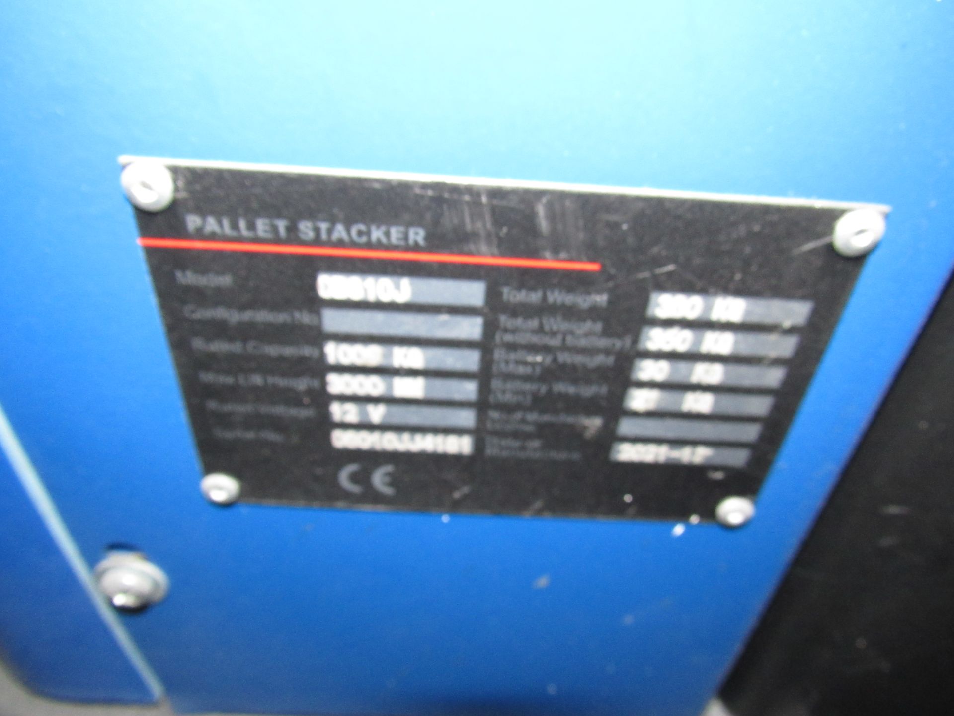 Solid Hub HSE1000/3/CBS10J pallet stacker; Capacity: 1000KG; Year: Nov 2021; Hours: 1754 - Image 6 of 7