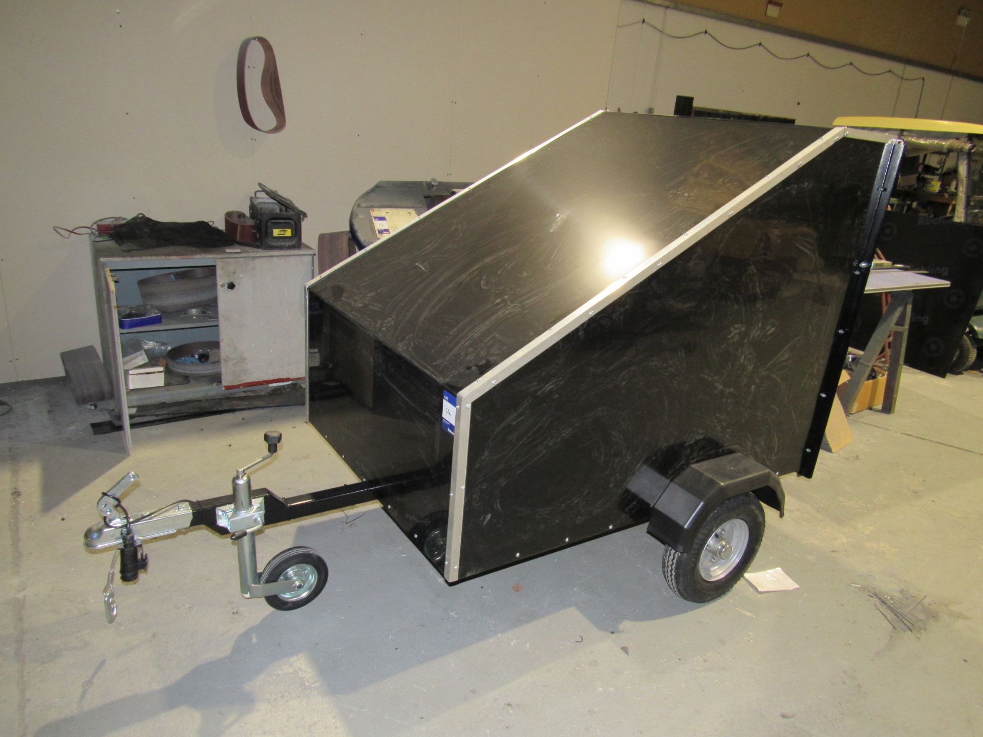 Single axel golf buggy trailer; Total length with hitch: 2300mm; Internal length 5ft x 1150mm (H) - Image 2 of 3