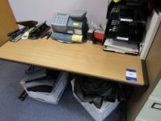 Beech effect cantilever desk