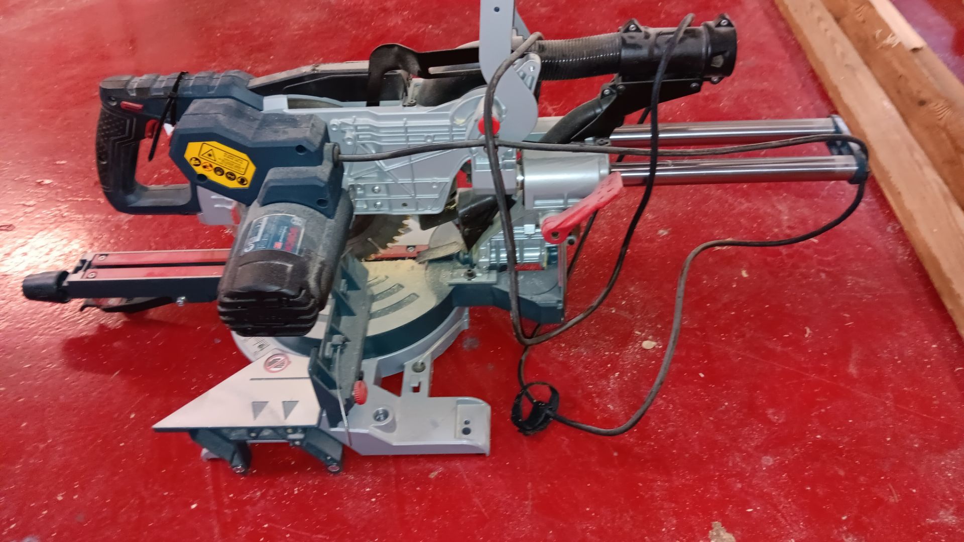 Bosch GCM 8 SJL Sliding Mitre Saw (May 2021) S/N 125001635, 240v - Image 2 of 3