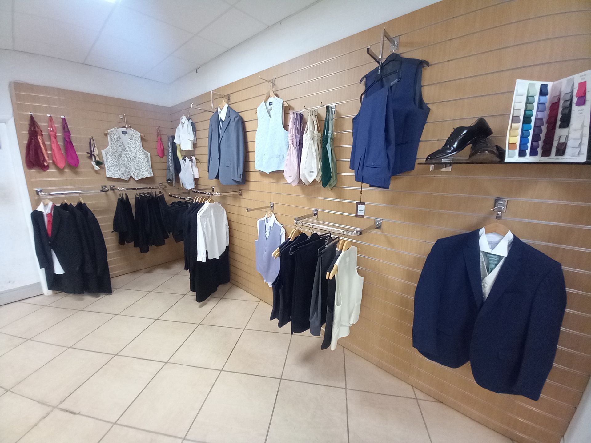 Entire clothes range and accessories from the Wiseguys (Melton Mowbray) Store - Bild 3 aus 15