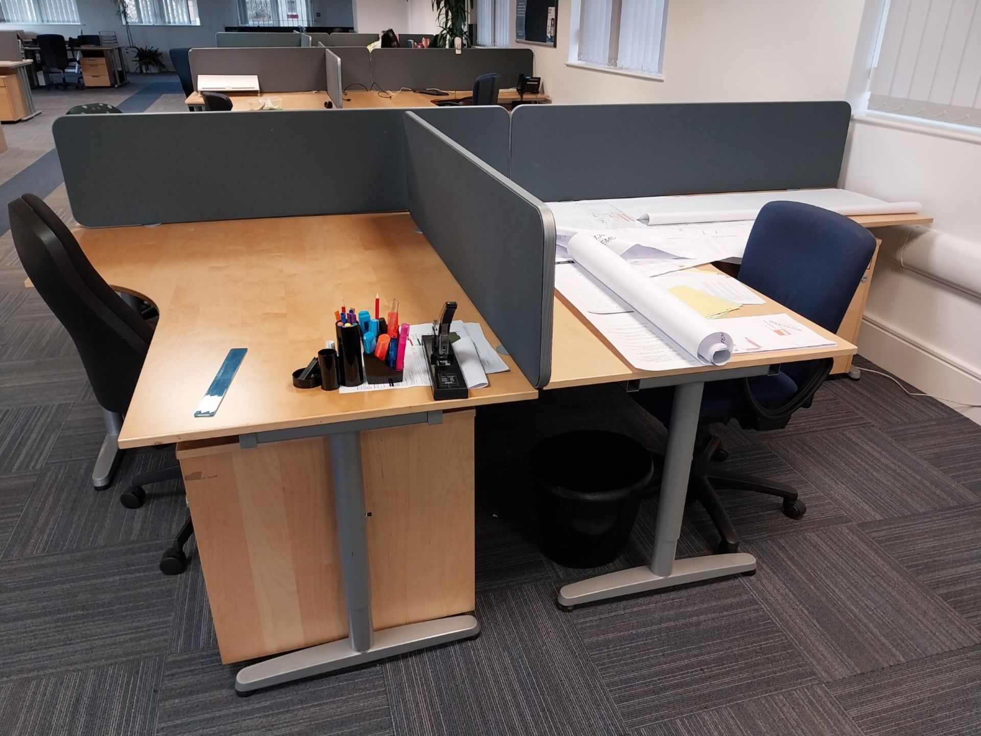 4 x curved office desks 1600mm(w) x 1200mm(d), 4 x - Image 3 of 4